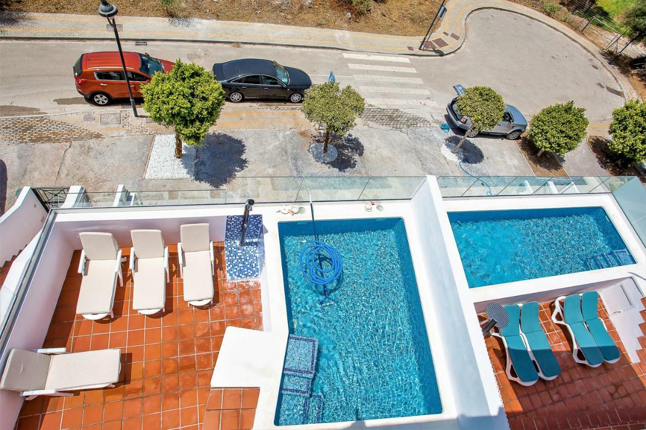 Luxury Apartments With Private Swimming Pool 马尔韦利亚 外观 照片